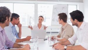 Yönetici ve Takım Koçluğu Nedir? Liderlik ve Ekip Gelişimine Katkıları